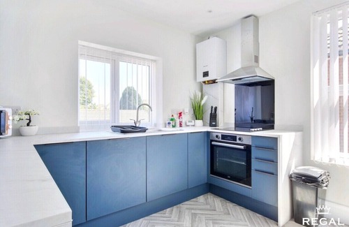 Bournemouth Apartment | Luxury Spacious 3 Bedroom Home