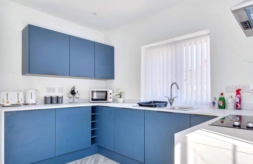 Bournemouth Apartment | Luxury Spacious 3 Bedroom Home