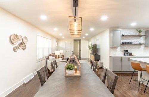 Prairie Village House | Luxury spacious 5BR home w/2 King Beds