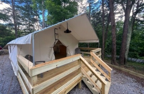 Delta RV Rental | Luxury Spacious Glamping, Lake View, Grill, Pool, Pet Friendly, Swim