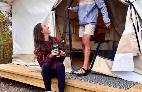 Delta RV Rental | Luxury Spacious Glamping, Lake View, Grill, Pool, Pet Friendly, Swim