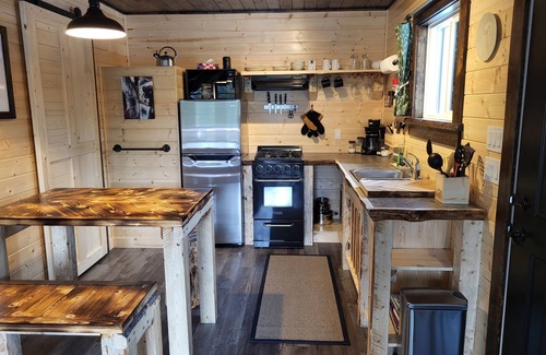 Nordegg Cabin | Luxury Stargazer Cottage - Joby Chungo