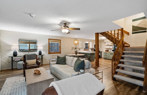 Basye Cabin | Luxury stay cabin EV ready, hot tub, fast wifi, sunroom, firepit & free cleaning