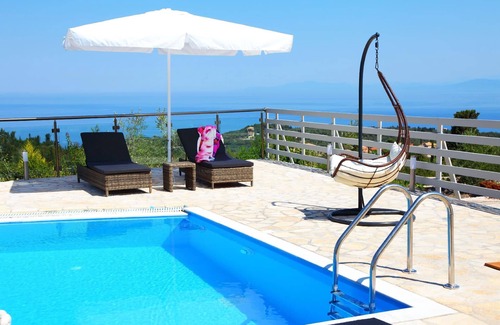 Tsoukaladhes House | Luxury stone villa Angela close to Kathisma