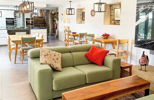 Turiz Villa | Luxury stone villa set in the hills above Vila Verde offering spectacular views