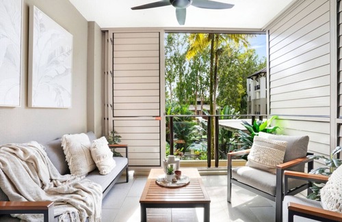 Palm Cove Apartment | Luxury Studio in Palm Cove Resort | Steps to Beach & Pools