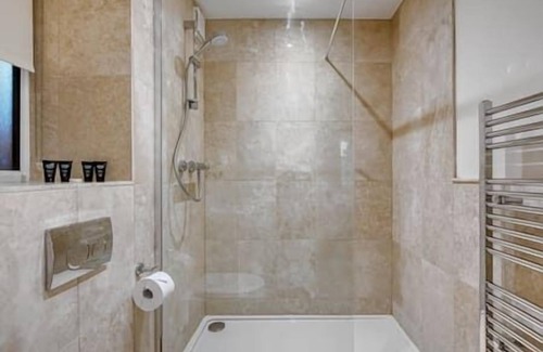 Priors Marston Apartment | Luxury Studio Room, Stockton, Pet Friendly, Wifi