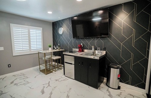 Yucaipa Condo | Luxury Studio