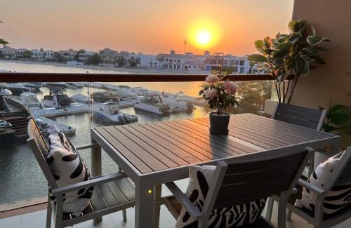Palm Jumeirah Apartment | Luxury Studio Walk to West Beach