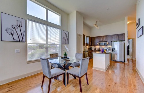 Texas Medical Center Apartment | Luxury Suite at Kirby