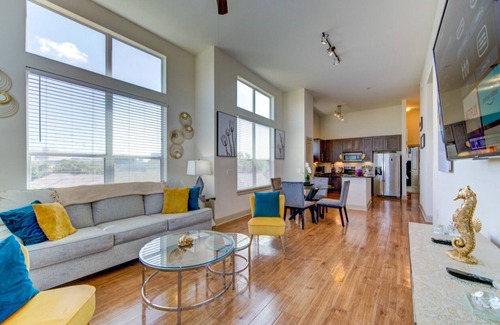 Texas Medical Center Apartment | Luxury Suite at Kirby