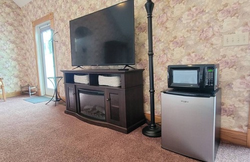 Millersburg Apartment | Luxury Suite on Millionaire Lane in Berlin Ohio's Amish Country