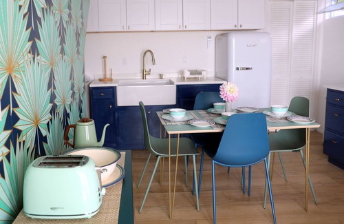 Oak Harbor Apartment | Luxury suite with kitchen & private outdoor area on the water’s edge Penn Cove