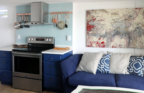 Oak Harbor Apartment | Luxury suite with kitchen & private outdoor area on the water’s edge Penn Cove