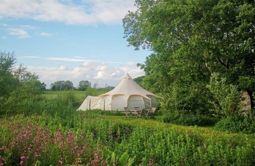 Haveringland Apartment | Luxury tent at Moat Island Glamping Natural pool