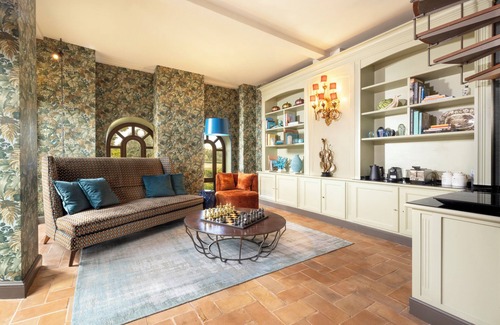 Vatican Apartment | Luxury Tower with Pool and St. Peter View