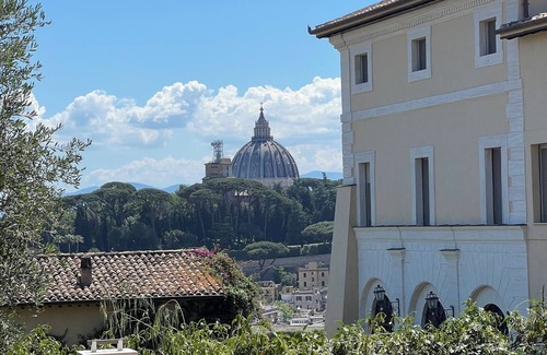 Vatican Apartment | Luxury Tower with Pool and St. Peter View