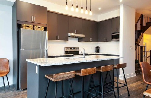 The Blue Mountains House | Luxury Townhome - Private Patio/Shuttle to Blue