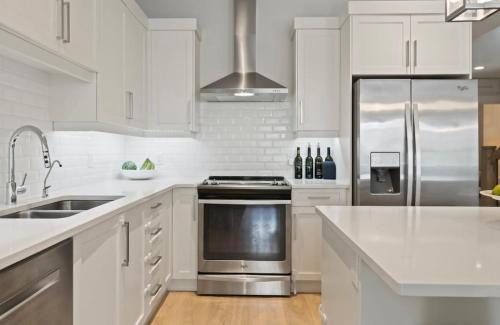 Central Okanagan House | Luxury townhome in lake country