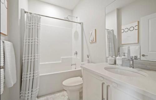 Central Okanagan House | Luxury townhome in lake country