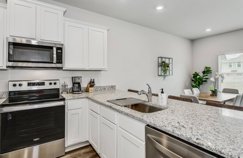 Northeast Pensacola House | LUXURY TOWNHOME NEAR DOWNTOWN AND PENSACOLA BEACH