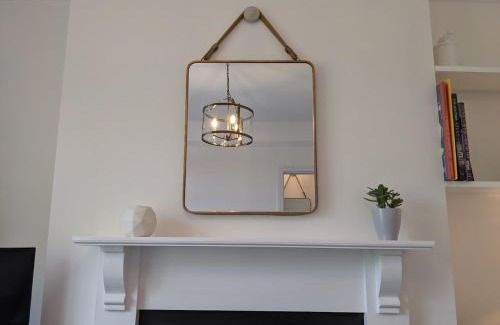 Shrewsbury House | Luxury townhouse in town centre, views, river walk, Free Parking