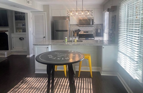 Mount Pleasant House | Luxury Townhouse near Downtown and Beaches with Hot Tub