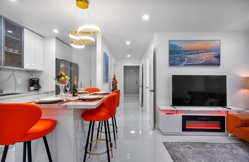 Edgewood Apartment | Luxury Tropical home 2-bedroom with Wi-Fi, AC in beautiful Fort Lauderdale