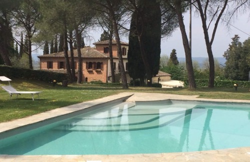 Santarello Villa | Luxury Tuscan Villa - 6 Bed/6 Bath- Pool & Gym -Sleeps 12 (Entire Property)