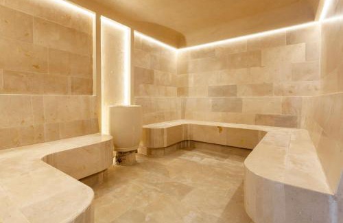 Calle 100 House | Luxury ultramodern in club house building with poolspa