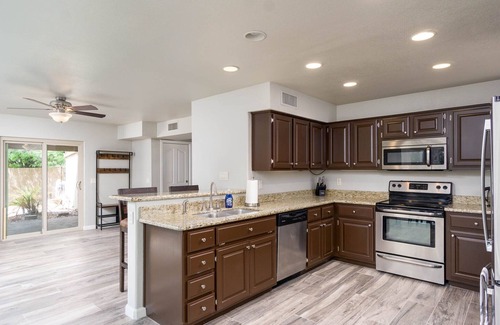 The Islands House | Luxury Updated 3-bedroom home with pool in Gilbert