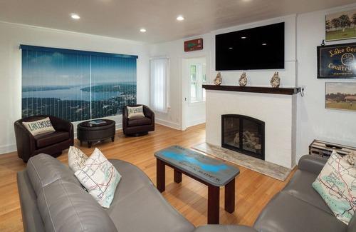 Lake Geneva House | Luxury vacation rental, just 1 block from downtown Lake Geneva!