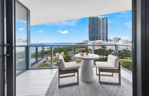 City Center Condo | Luxury Vacation Rentals in South Beach by LRMB