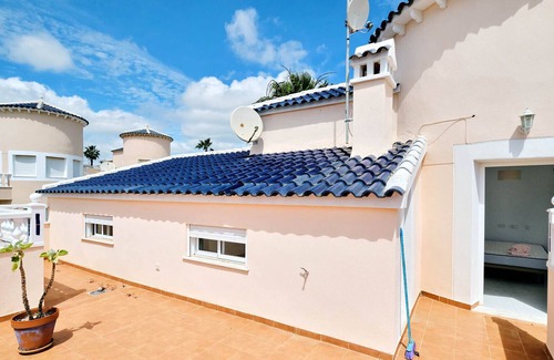 Pinar de Campoverde Villa | Luxury villa with ample space, own heated pool perfect location in quiet surroundings