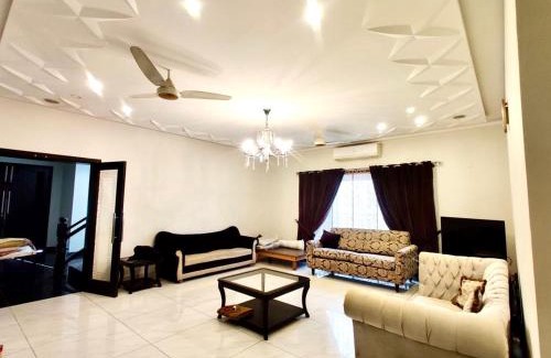 Lahore Villa | Luxury Villa - 1 Kanal Furnished 5 bedrooms , DHA Phase 6