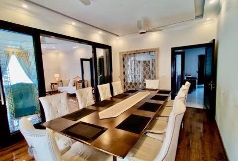 Lahore Villa | Luxury Villa - 1 Kanal Furnished 5 bedrooms , DHA Phase 6