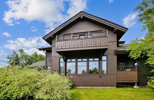 Moscow Villa | Luxury Villa at Stowe & Trapp with Exceptional Mountain Views & Resort Amenities