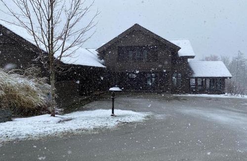 Moscow Villa | Luxury Villa at Stowe & Trapp with Exceptional Mountain Views & Resort Amenities