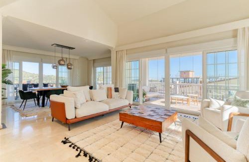 Urbanizacion Hacienda las Chapas Villa | Luxury Villa - Casa Bosqueverde