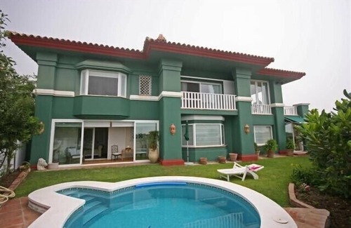 Guadalmina Villa | Luxury villa with private pool, terrace overlooking the golf course and the sea