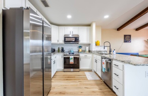 Englewood South Villa | ❤️️Luxury Villa in Englewood, Private Pool 😎, Game Room, 6 mins to Beaches