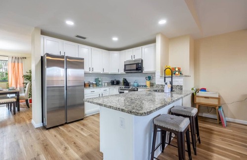 Englewood South Villa | ❤️️Luxury Villa in Englewood, Private Pool 😎, Game Room, 6 mins to Beaches