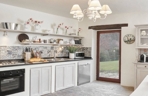 Montelaguardia Villa | Luxury villa inside a big estate. Airco, heated pool