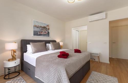 Mali Maj Villa | Luxury Villa Lionea in Poreč for 10 people with sea view & private pool