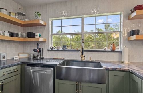 McNeil House | Luxury Villa Retreat, Pool, Hot tub & Fun