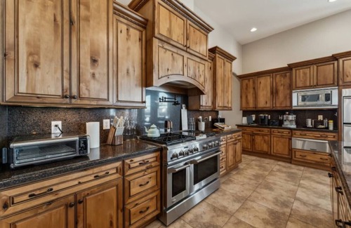 Casa Grande Villa | Luxury Villa w/Pool, Spa, Gym & Movie Theater!
