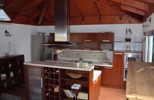 Tacoronte Ski Chalet | Luxury villa with hydromassage and sea and Teide views.