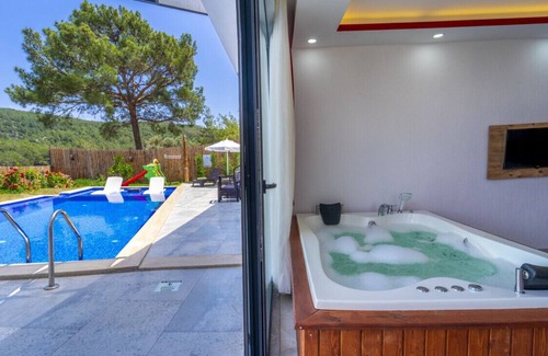 Faralya Villa | Luxury Villa with Jacuzzi in Kas