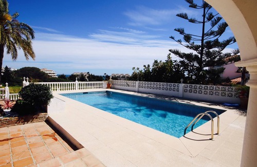 Mijas Villa | Luxury Villa with Sea Views, Private Pool, Beside Beach, near All Amenities Wifi