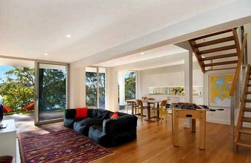 Pretty Beach House | Luxury Villas The Canopy at Pretty Beach (Walk to the beach)